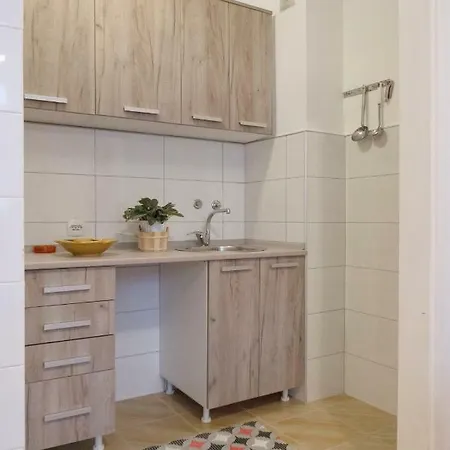 Apartman Mira *