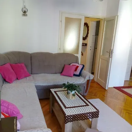 Apartman Mira